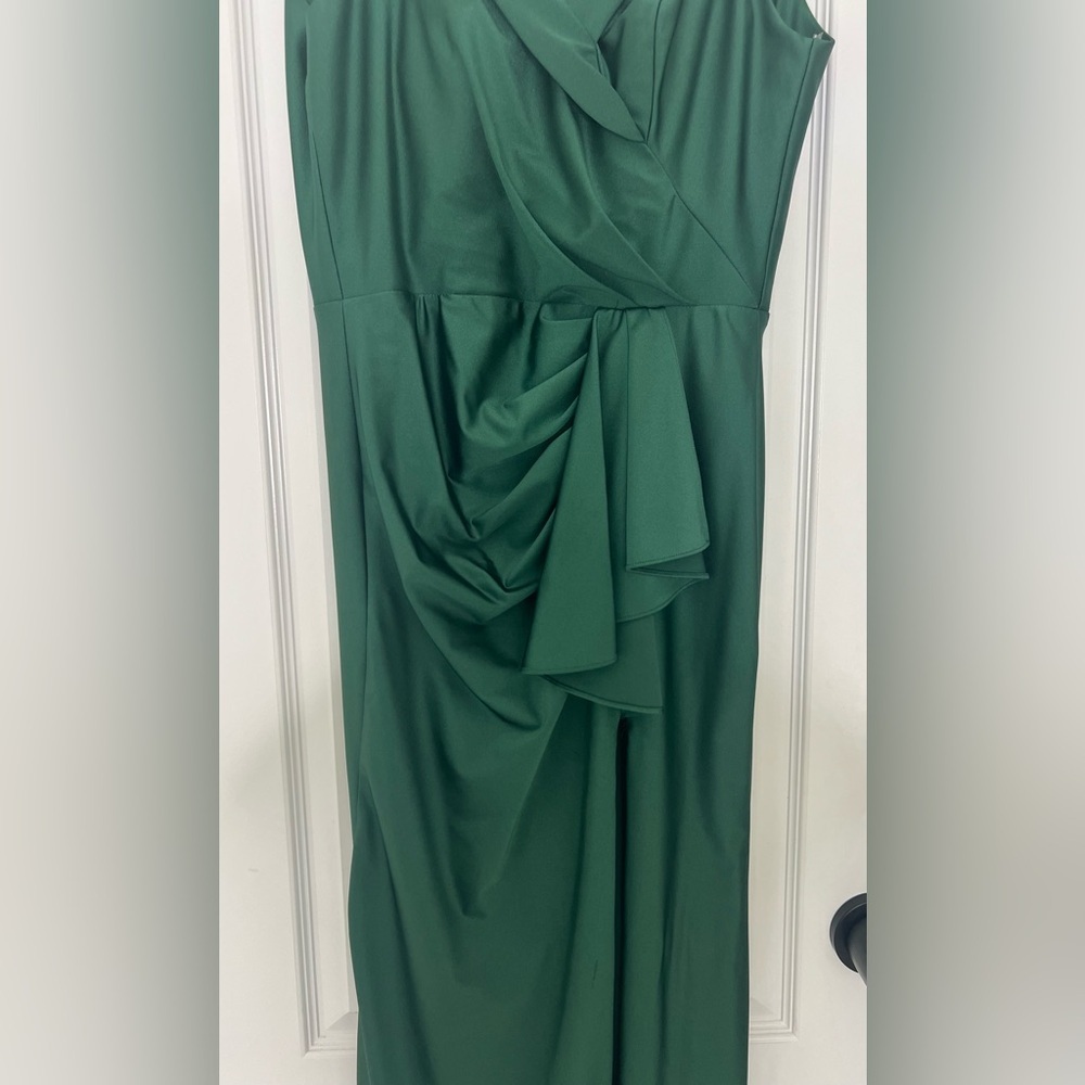 Elegant Green Women's Dress - Picture 3 of 8